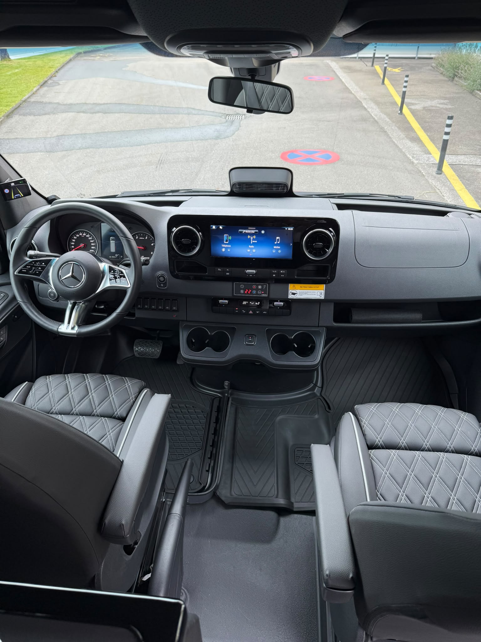 Mercedes-Benz Sprinter 19-seat group minibus